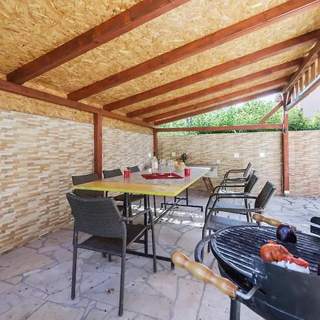 Amazing In With Kitchen דירה *