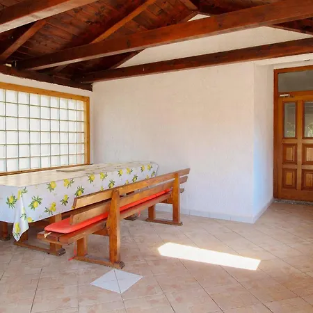 Apartamento Stunning In With Wifi Fažana